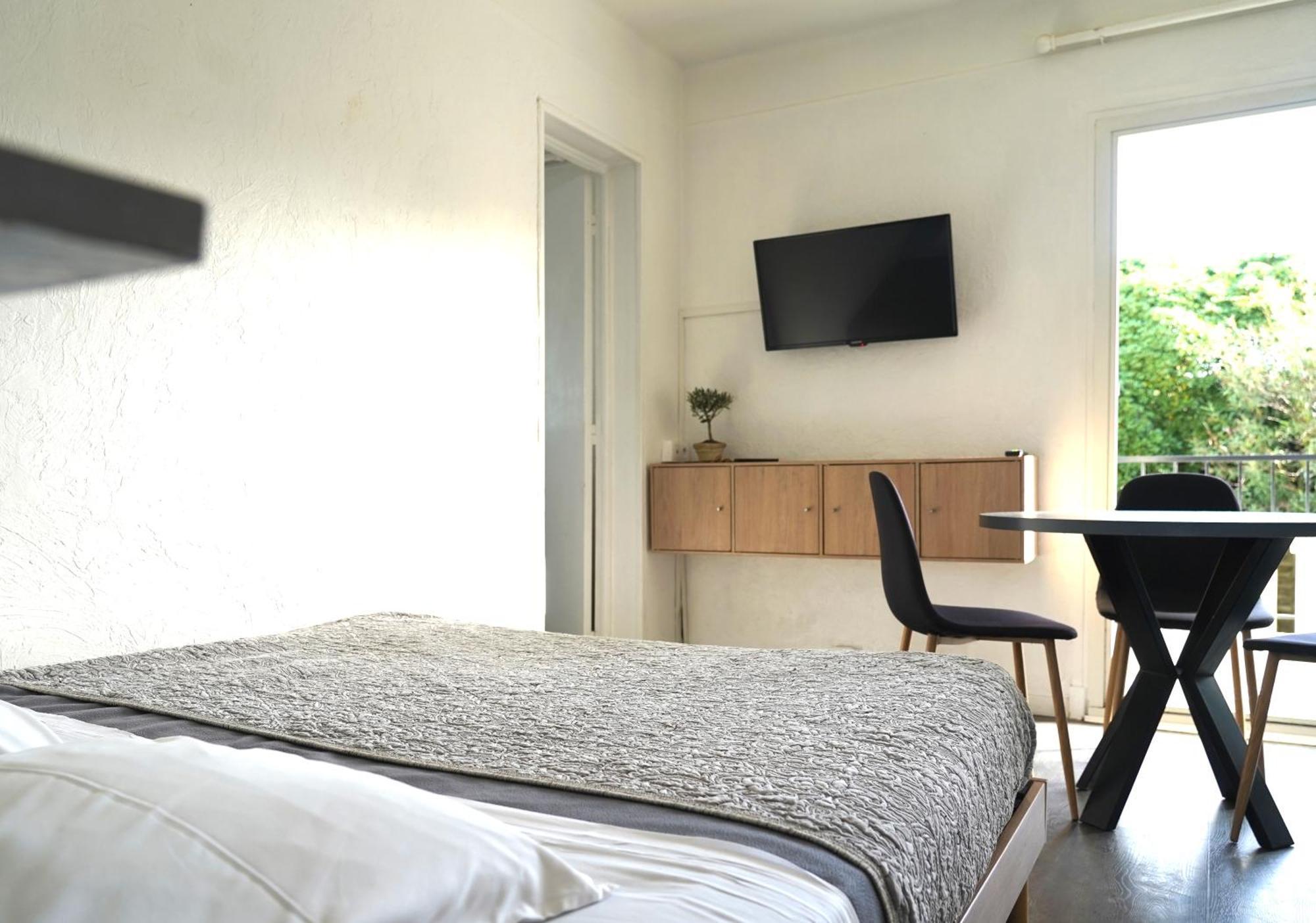 Motel Ascot - Hotel & Appartements Cagnes-sur-Mer Exteriör bild
