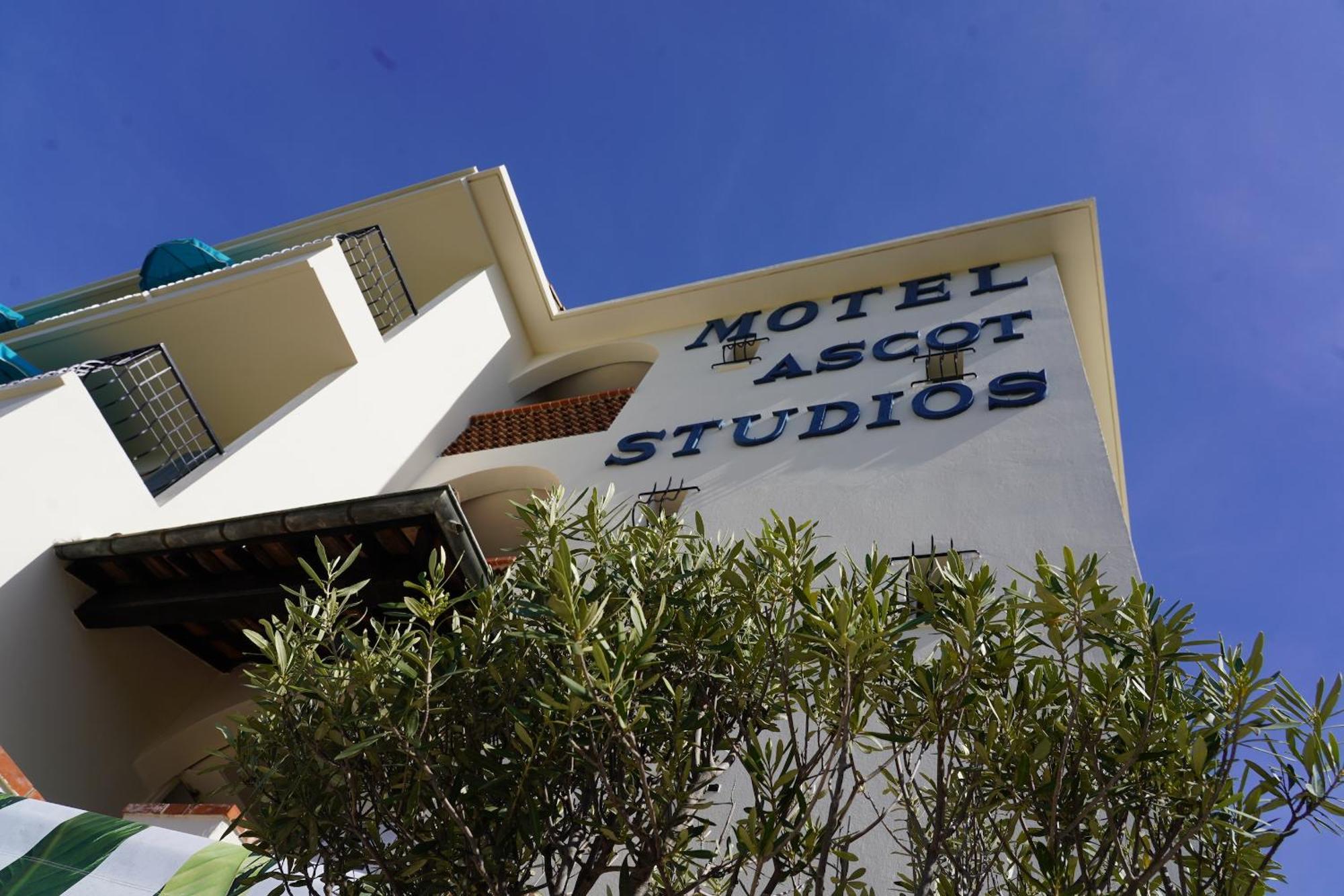 Motel Ascot - Hotel & Appartements Cagnes-sur-Mer Exteriör bild
