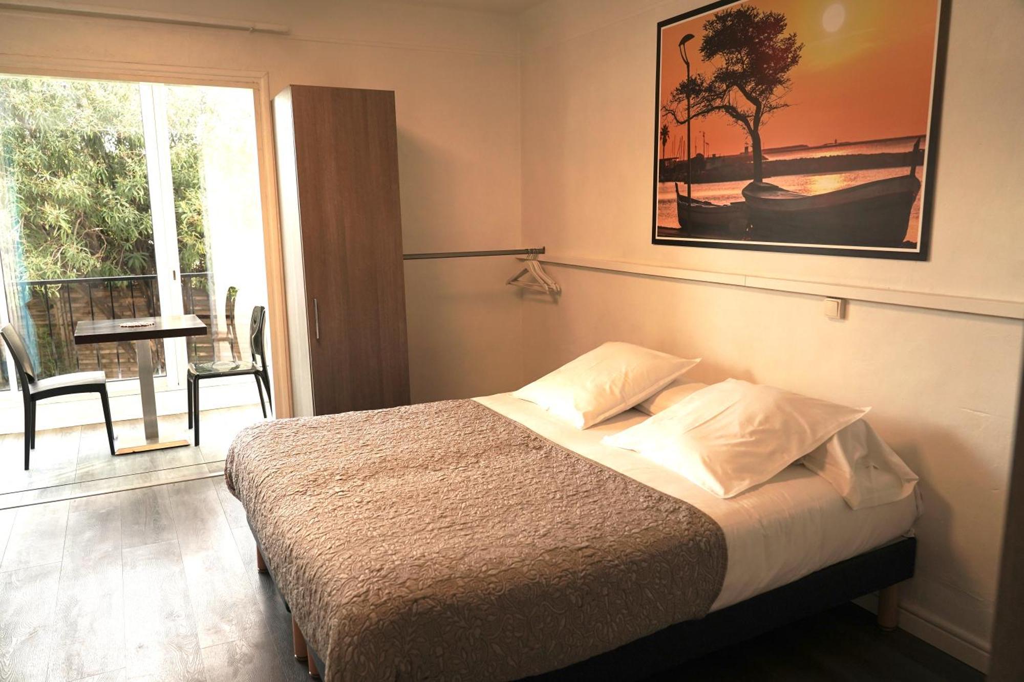 Motel Ascot - Hotel & Appartements Cagnes-sur-Mer Rum bild