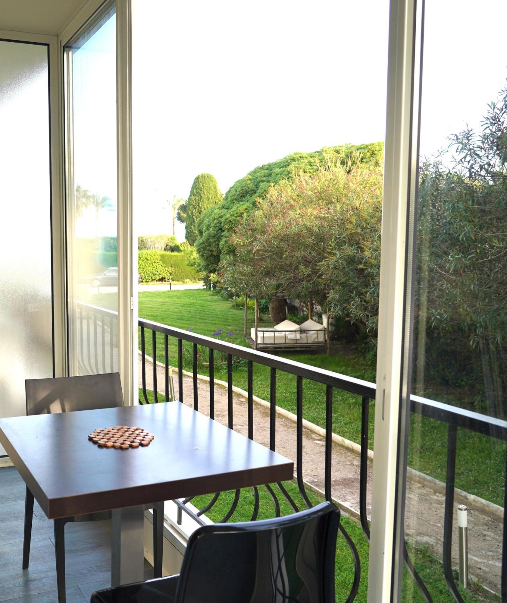 Motel Ascot - Hotel & Appartements Cagnes-sur-Mer Rum bild